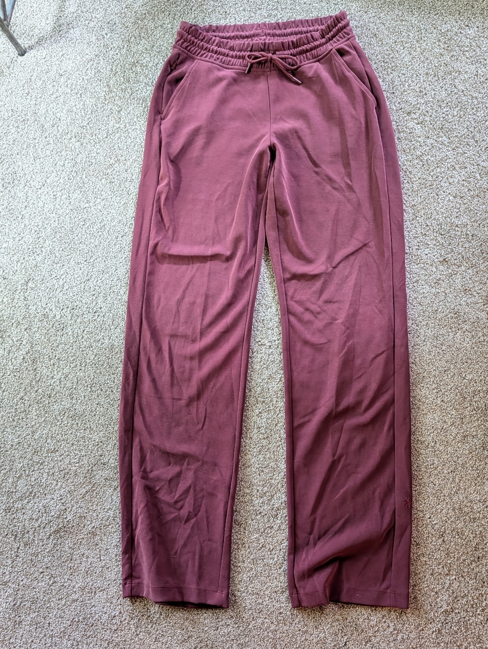 Athleta Seasoft Mid-Rise Straight Leg Redwood Sweatpants - XS Tall